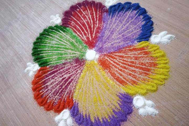 为孩子们设计的简单花朵rangoli
